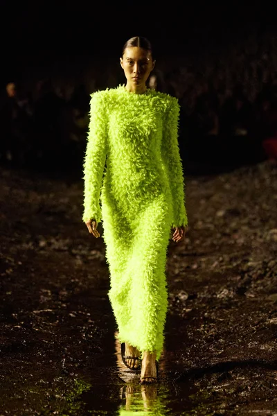 Look 69